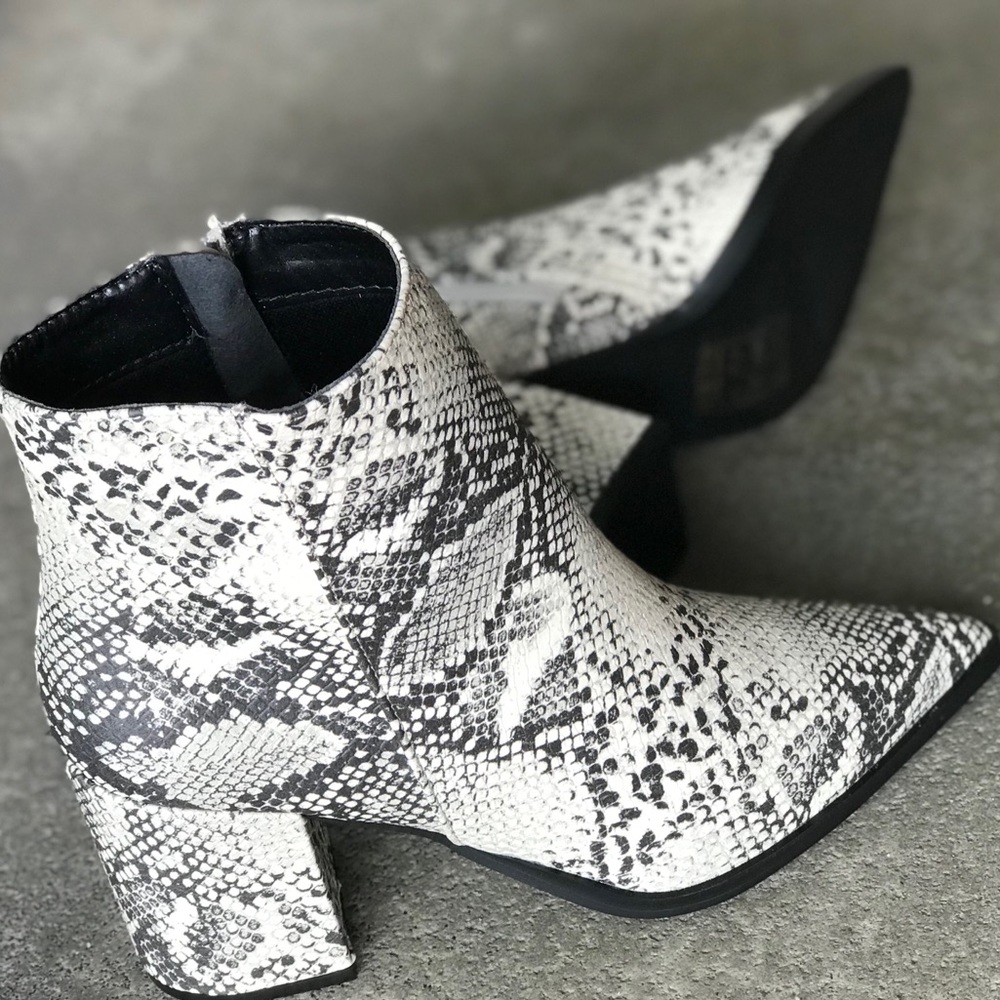 1 Left! Qupid Planner Python Snake Ankle Bootie - Picture 4 of 5